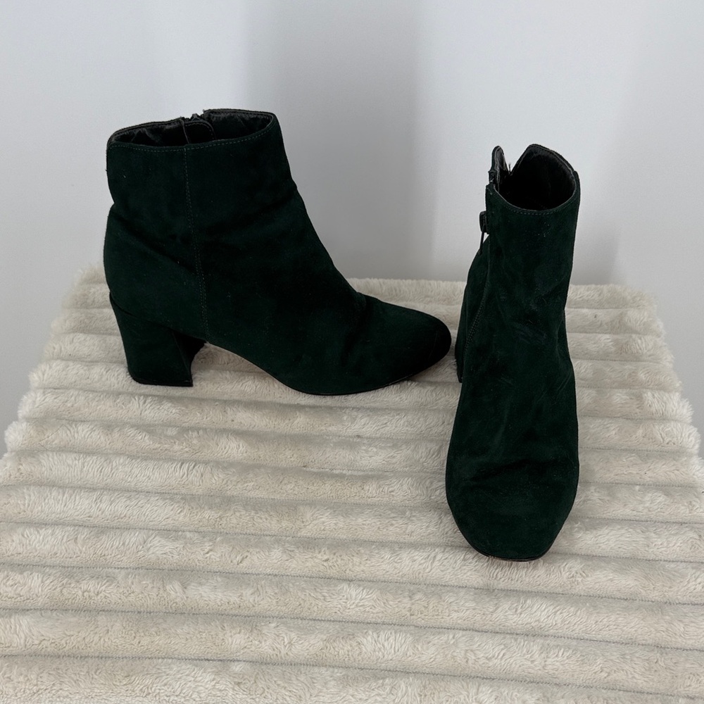 Chinese Laundry Green Suede Ankle Boots size 6.5